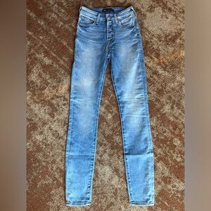 True Religion Halle high rise super skinny button fly light wash jeans stretchy